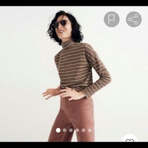 Striped cropped turtleneck tee